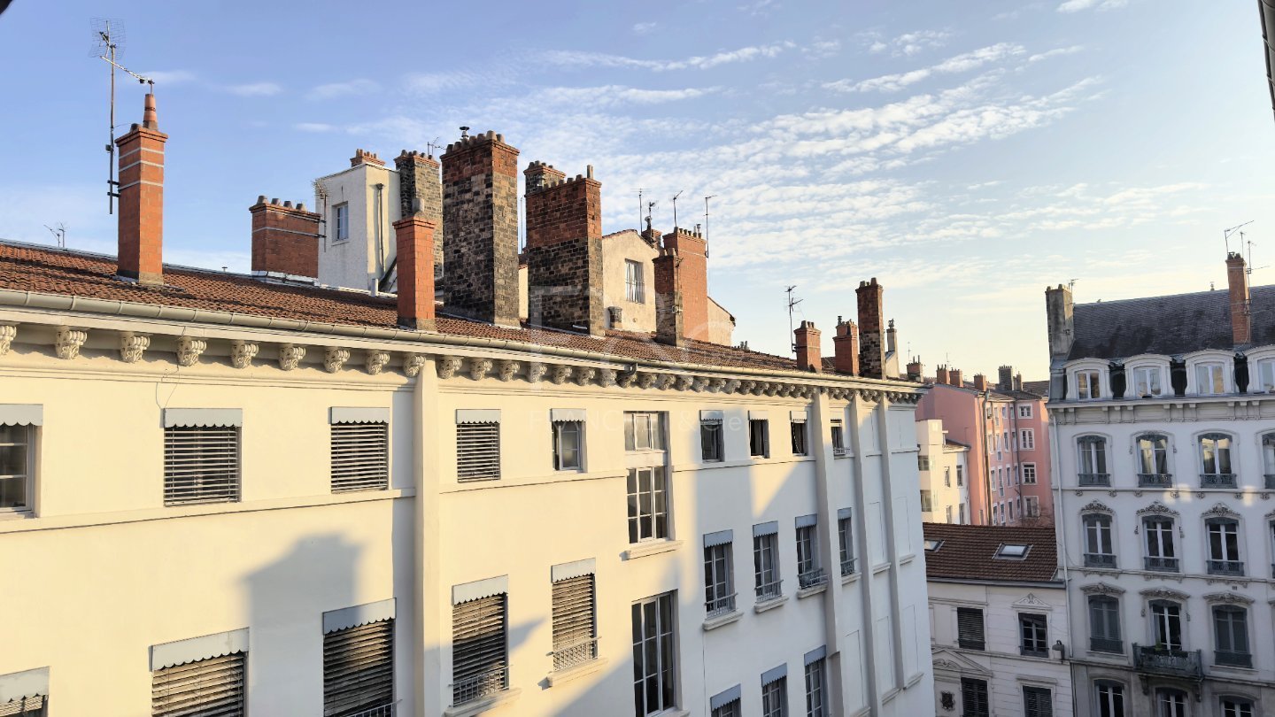 appartement T2 42 m2 - LYON 2EME ARRONDISSEMENT - 42.85 m2 - VENDU