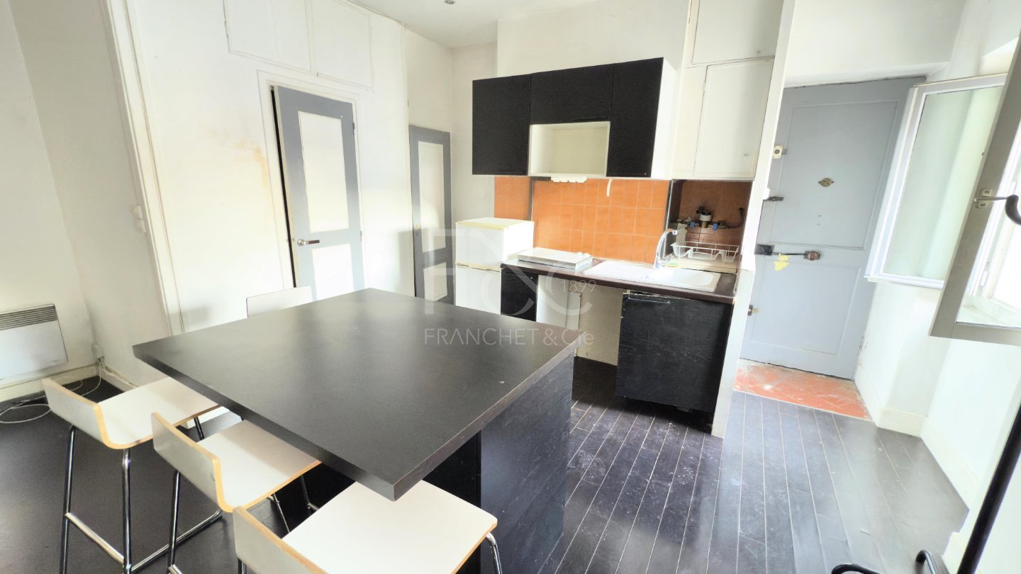 appartement T2 42 m2 - LYON 2EME ARRONDISSEMENT - 42.85 m2 - VENDU