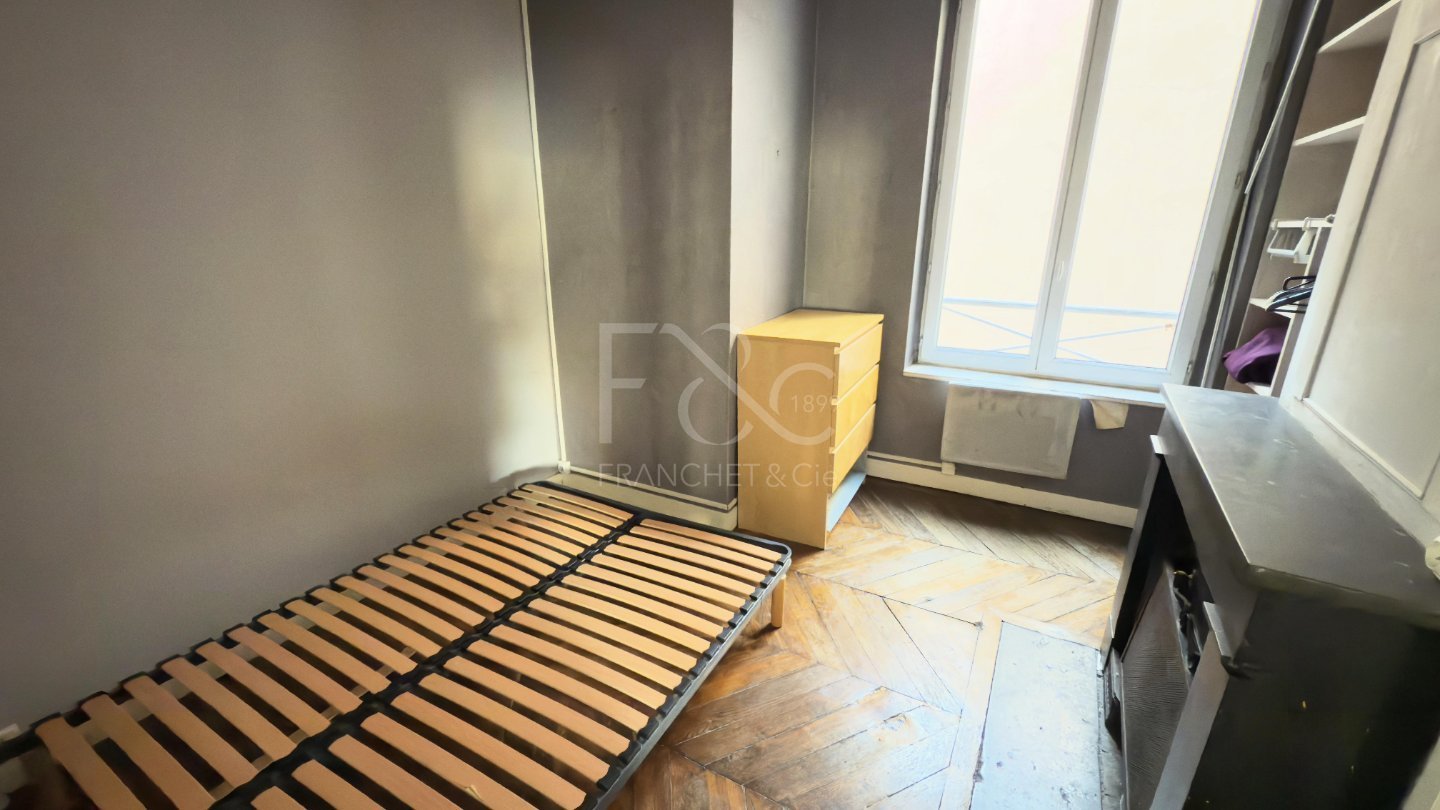 appartement T2 42 m2 - LYON 2EME ARRONDISSEMENT - 42.85 m2 - VENDU