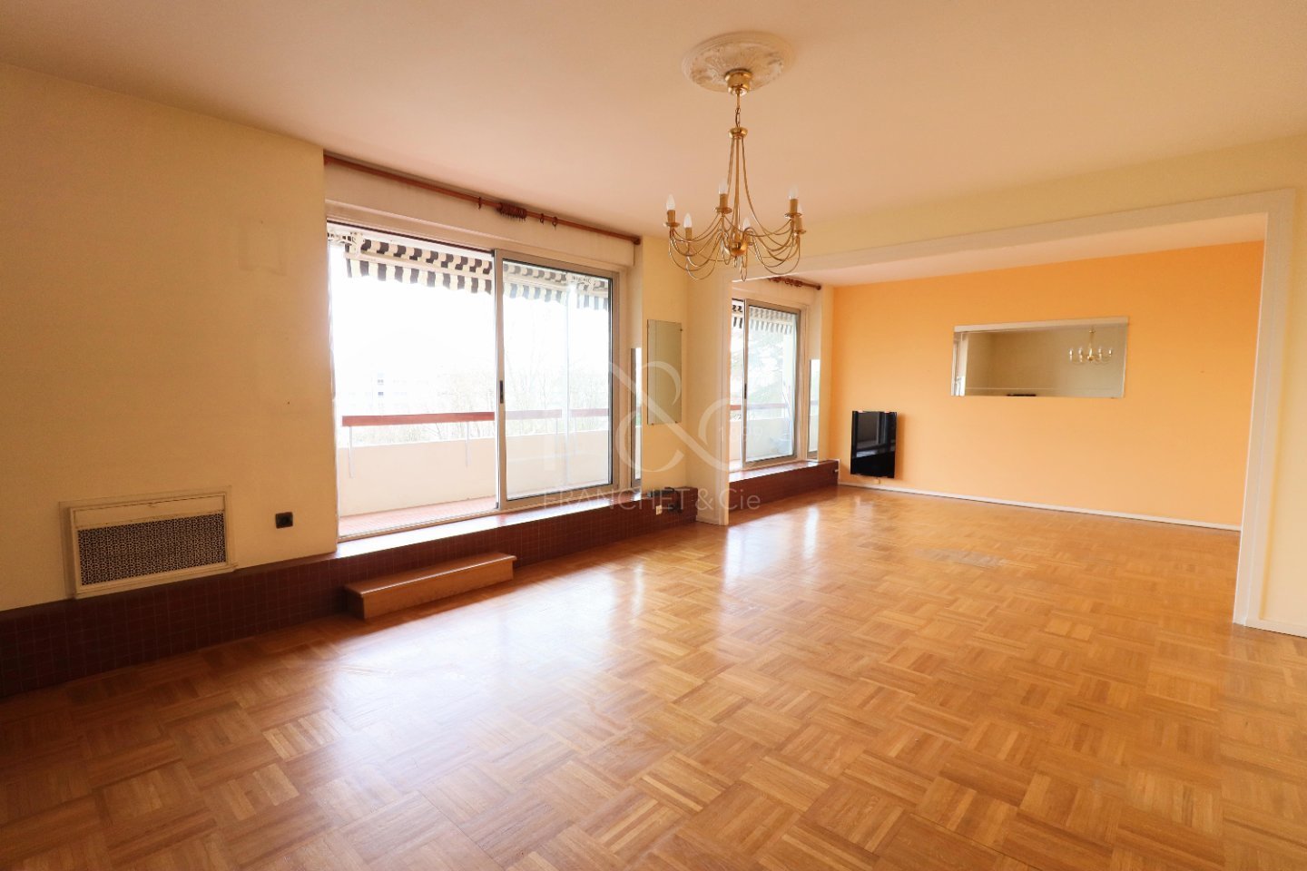 Spacieux T2 de 85 m avec Terrasse Privative
