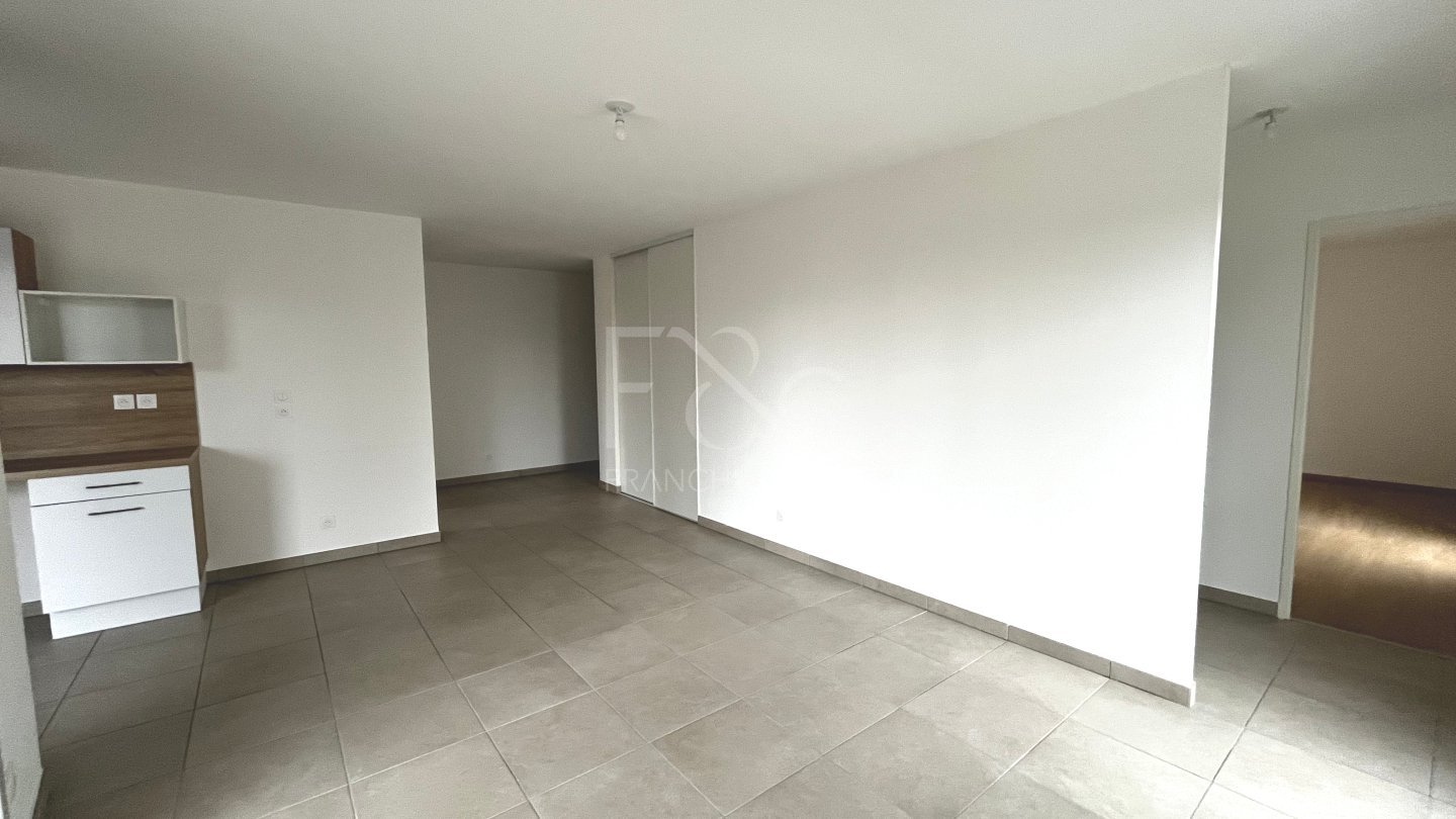 APPARTEMENT T3 A LOUER - BRON - 66.2 m2 - 847�&euro; charges comprises par mois