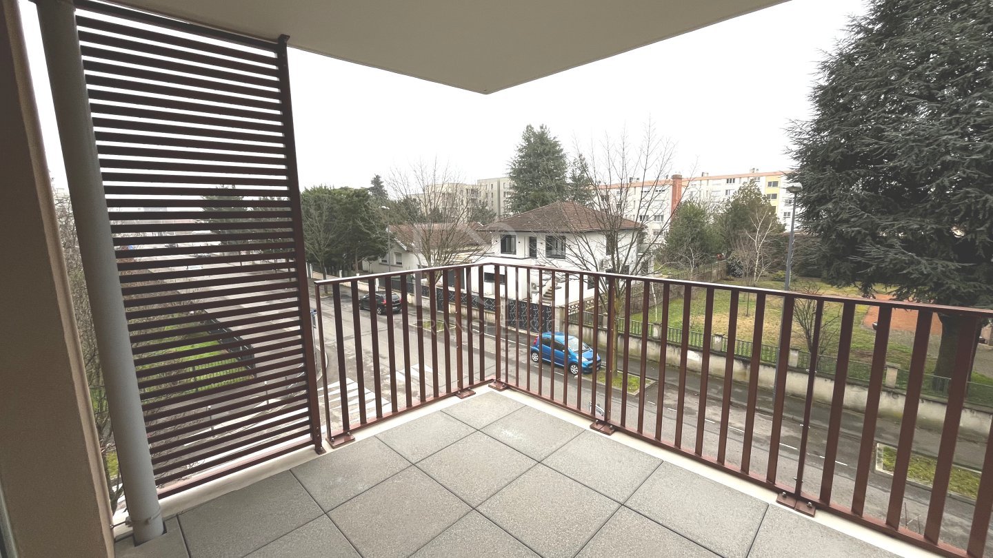 APPARTEMENT T3 A LOUER - BRON - 66.2 m2 - 847�&euro; charges comprises par mois