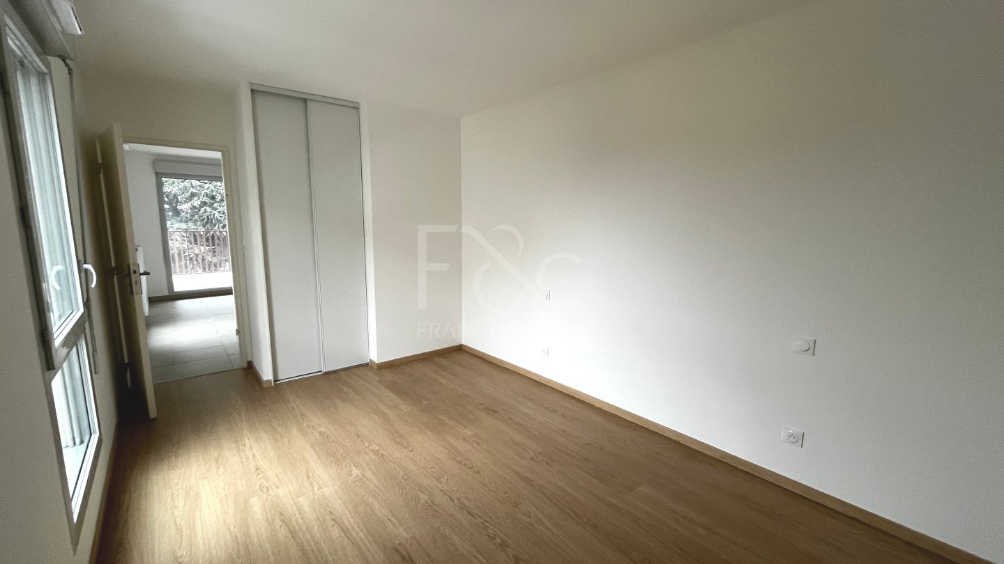 APPARTEMENT T3 A LOUER - BRON - 66.2 m2 - 847�&euro; charges comprises par mois