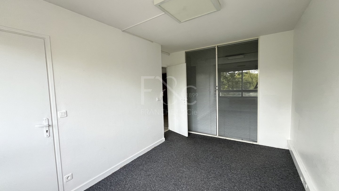 APPARTEMENT T3 A LOUER - CALUIRE ET CUIRE Margnolles Aristide-Briand - 55.53 m2 - 880 &euro; charges comprises par mois