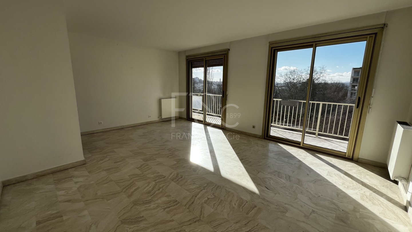 APPARTEMENT T3 A LOUER - ECULLY - 79.79 m2 - 1�160�&euro; charges comprises par mois