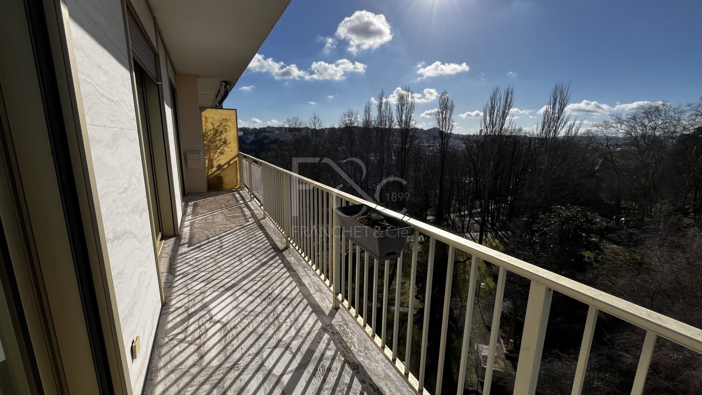 APPARTEMENT T3 A LOUER - ECULLY - 79.79 m2 - 1�160�&euro; charges comprises par mois