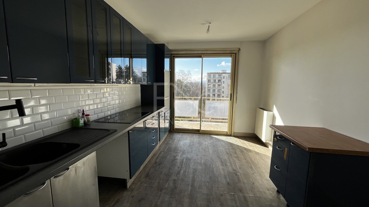 APPARTEMENT T3 A LOUER - ECULLY - 79.79 m2 - 1�160�&euro; charges comprises par mois