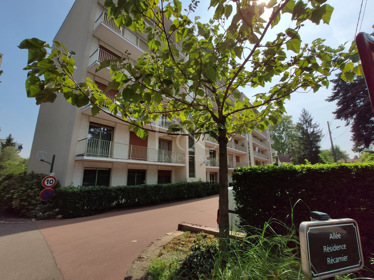 APPARTEMENT T3 A LOUER - ECULLY - 79.79 m2 - 1�160�&euro; charges comprises par mois