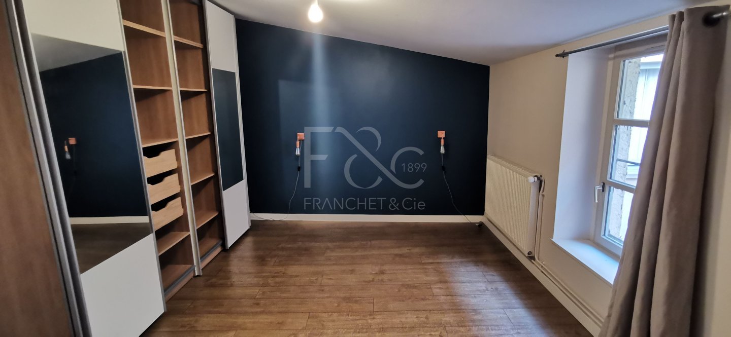 APPARTEMENT T3 A LOUER - LYON 1ER ARRONDISSEMENT - 71.28 m2 - 1 094 &euro; charges comprises par mois