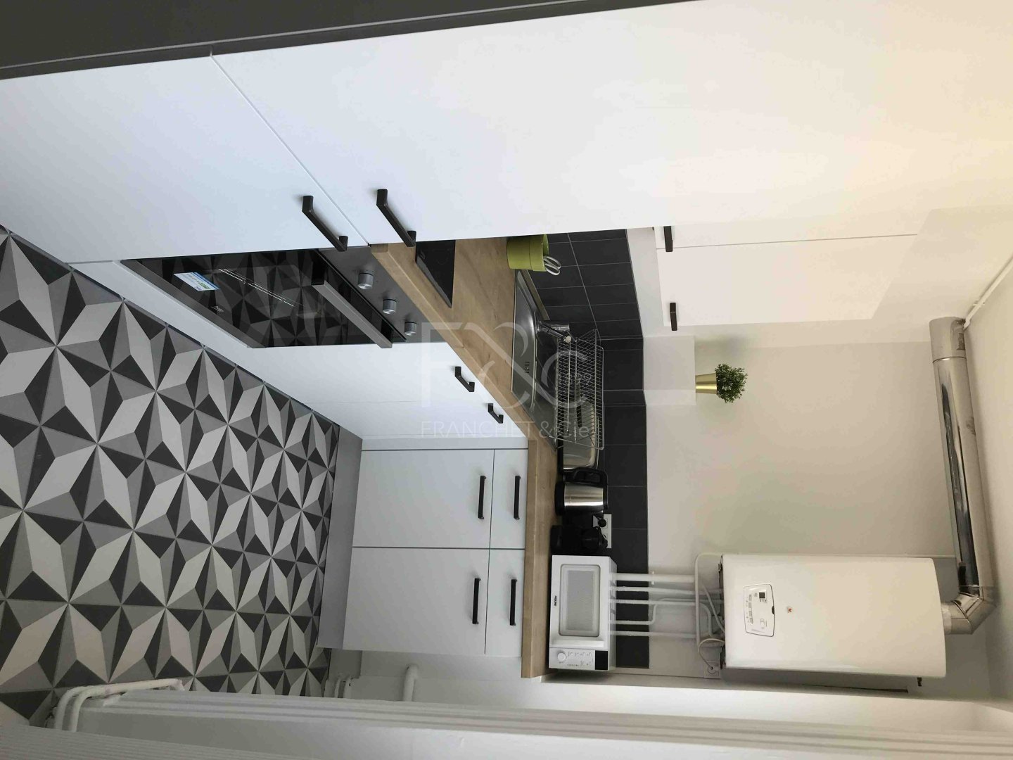 APPARTEMENT T3 A LOUER - LYON 1ER ARRONDISSEMENT - 55.63 m2 - 1�035�&euro; charges comprises par mois