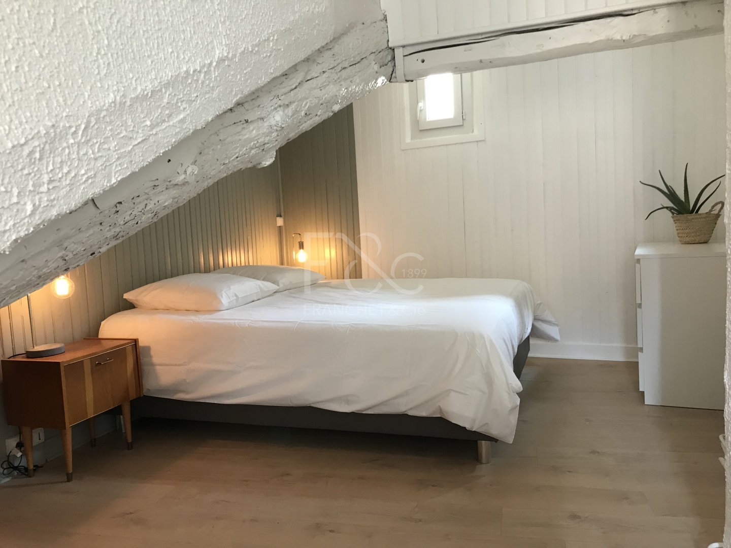 APPARTEMENT T3 A LOUER - LYON 1ER ARRONDISSEMENT - 55.63 m2 - 1�035�&euro; charges comprises par mois