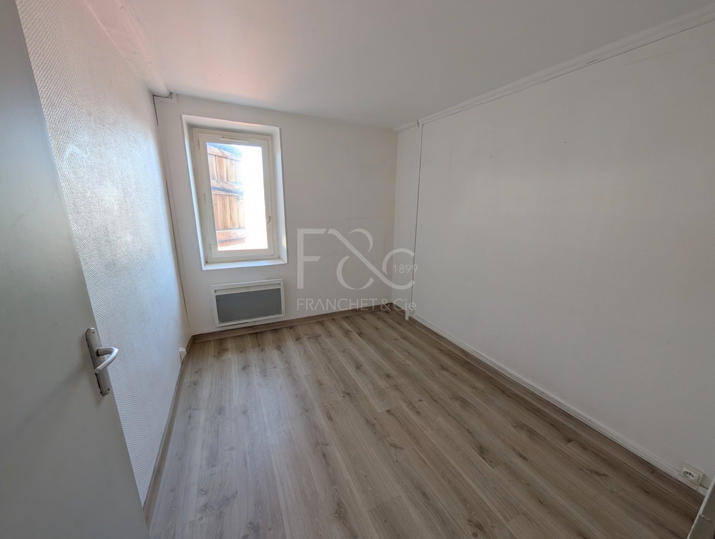 APPARTEMENT T3 A LOUER - LYON 2EME ARRONDISSEMENT - 67.91 m2 - 1 044 &euro; charges comprises par mois