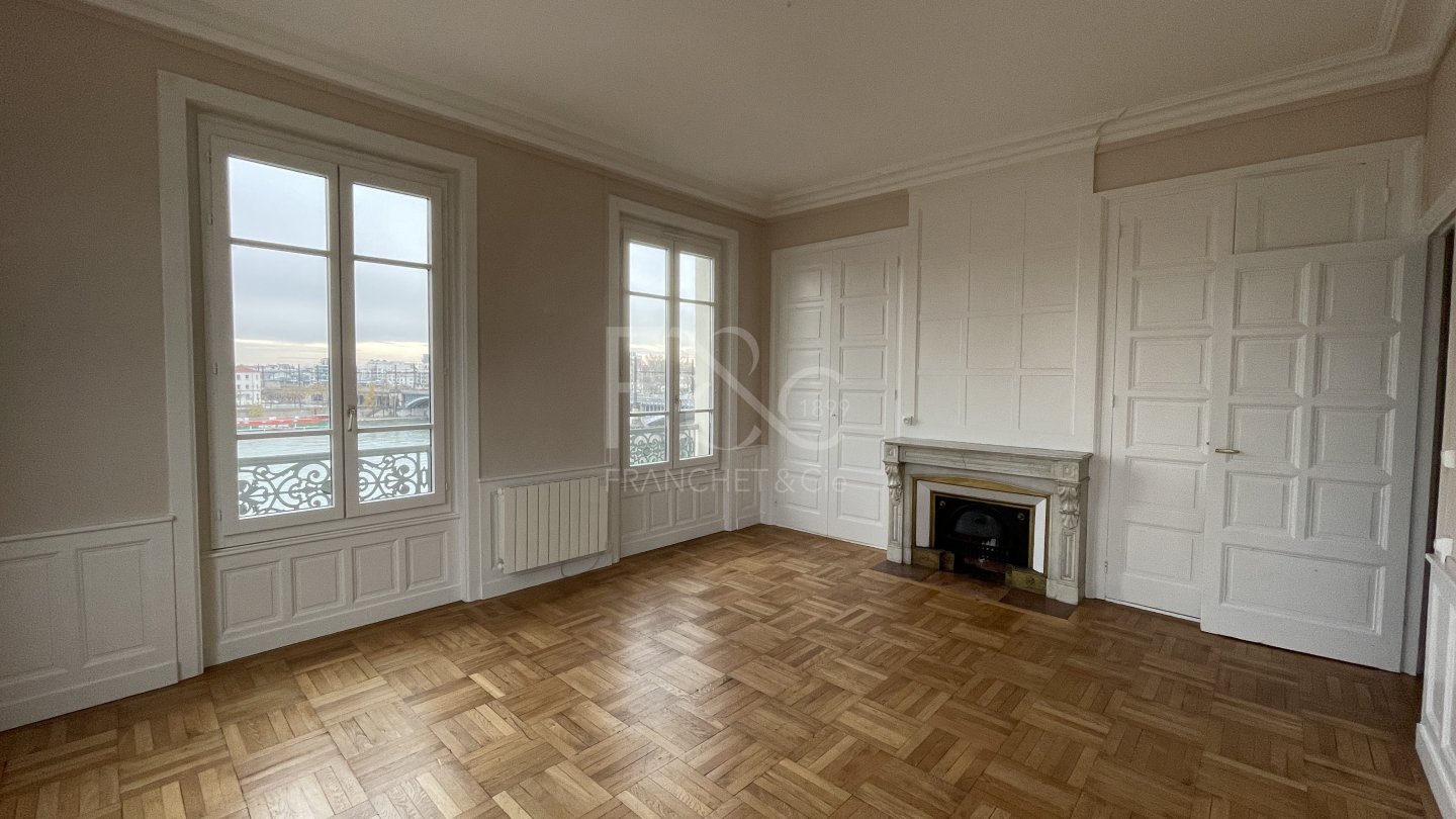 APPARTEMENT T3 A LOUER - LYON 2EME ARRONDISSEMENT - 89.85 m2 - 1121€ charges comprises par mois