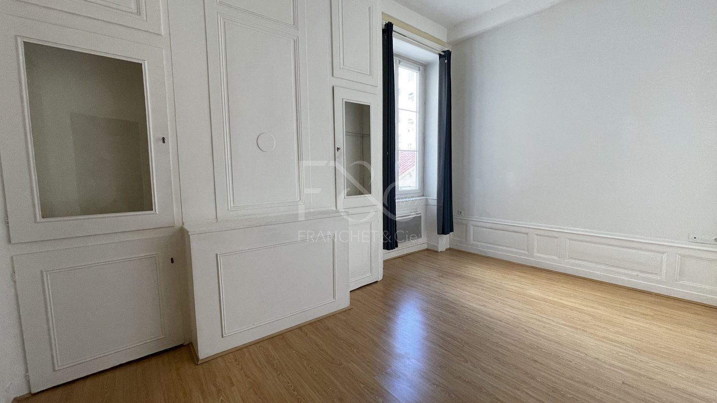 APPARTEMENT T3 A LOUER - LYON 2EME ARRONDISSEMENT - 90.92 m2 - 1362€ charges comprises par mois