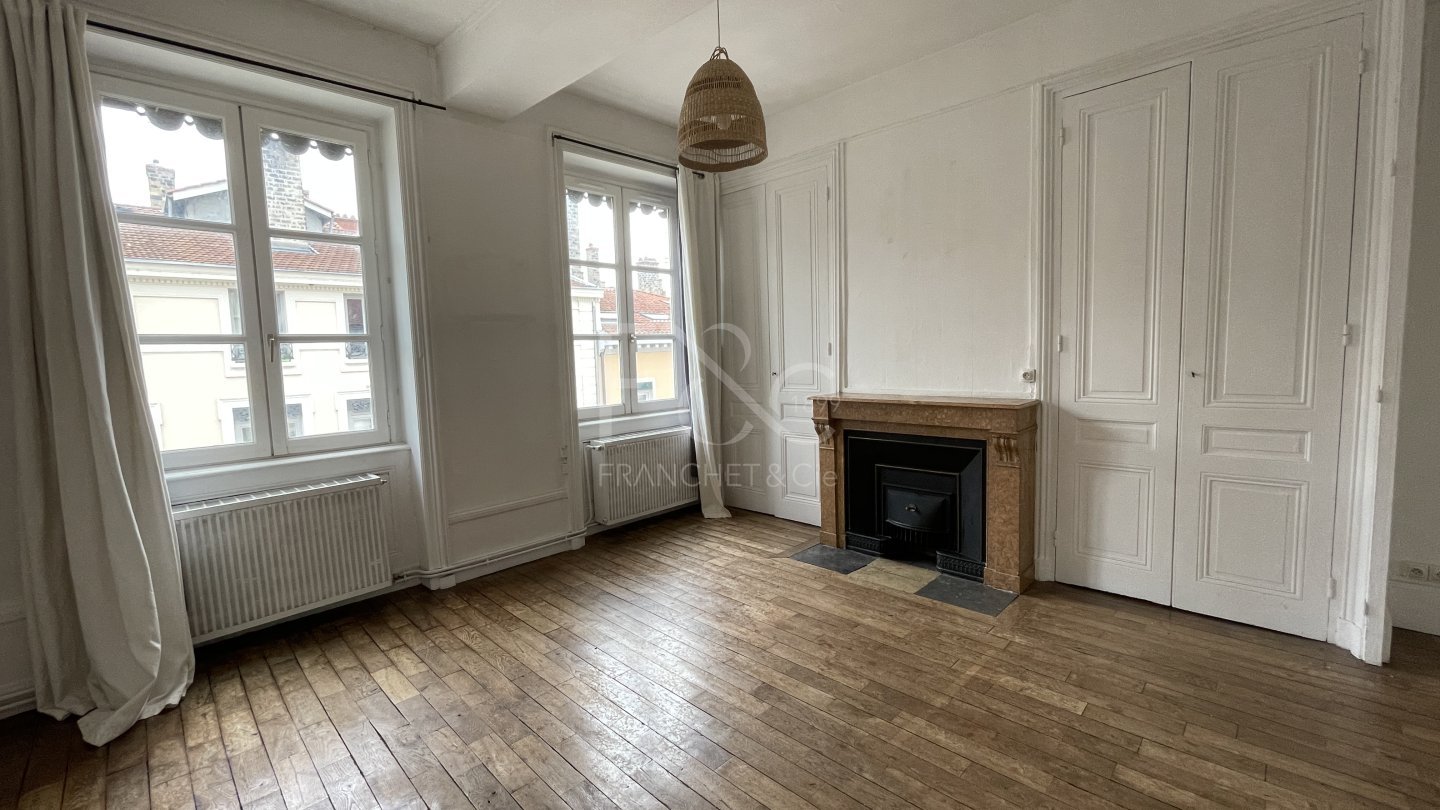 APPARTEMENT T3 A LOUER - LYON 2EME ARRONDISSEMENT - 101.37 m2 - 1325€ charges comprises par mois