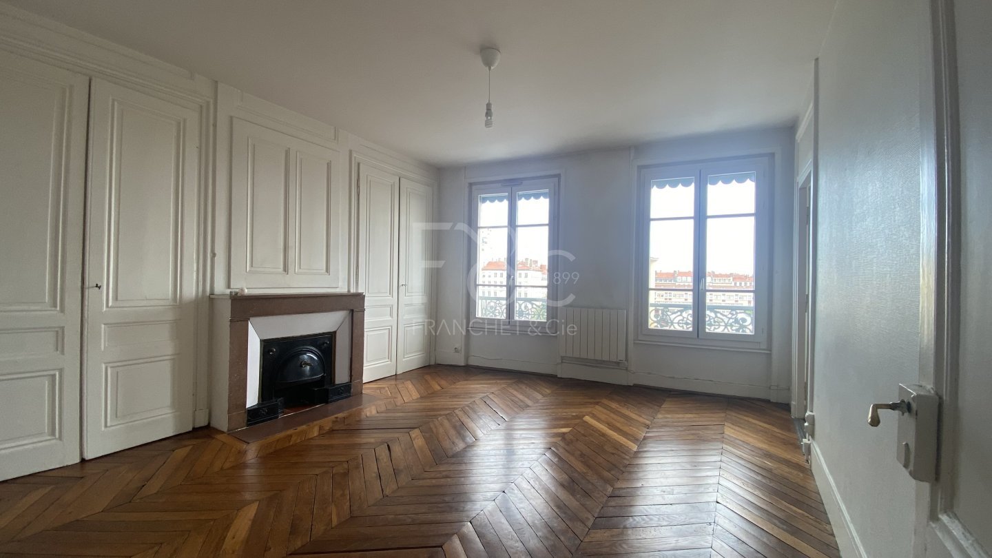 APPARTEMENT T3 A LOUER - LYON 2EME ARRONDISSEMENT - 73.47 m2 - 970€ charges comprises par mois