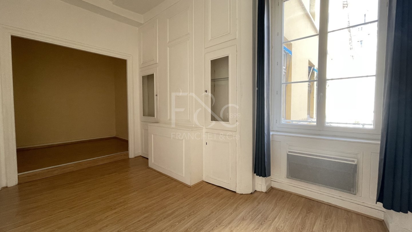 APPARTEMENT T3 A LOUER - LYON 2EME ARRONDISSEMENT - 90.92 m2 - 1�298�&euro; charges comprises par mois