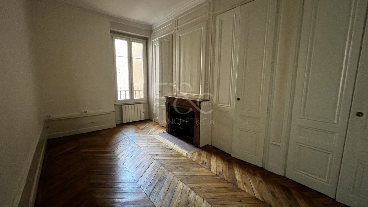 APPARTEMENT T3 A LOUER - LYON 2EME ARRONDISSEMENT - 71.21 m2 - 971�&euro; charges comprises par mois