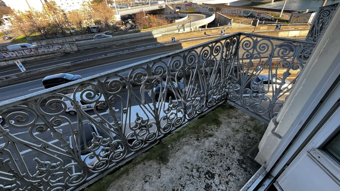 APPARTEMENT T3 A LOUER - LYON 2EME ARRONDISSEMENT - 71.21 m2 - 920�&euro; charges comprises par mois