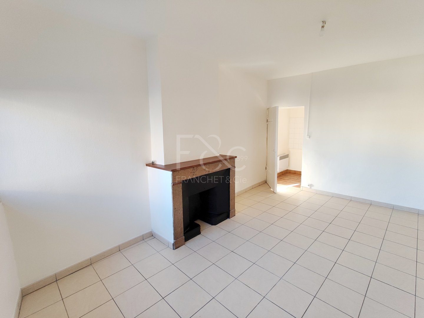 APPARTEMENT T3 A LOUER - LYON 2EME ARRONDISSEMENT Bellecour - 78.72 m2 - 1�018�&euro; charges comprises par mois