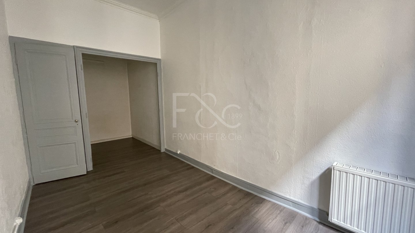APPARTEMENT T3 A LOUER - LYON 2EME ARRONDISSEMENT - 79.17 m2 - 1�095�&euro; charges comprises par mois