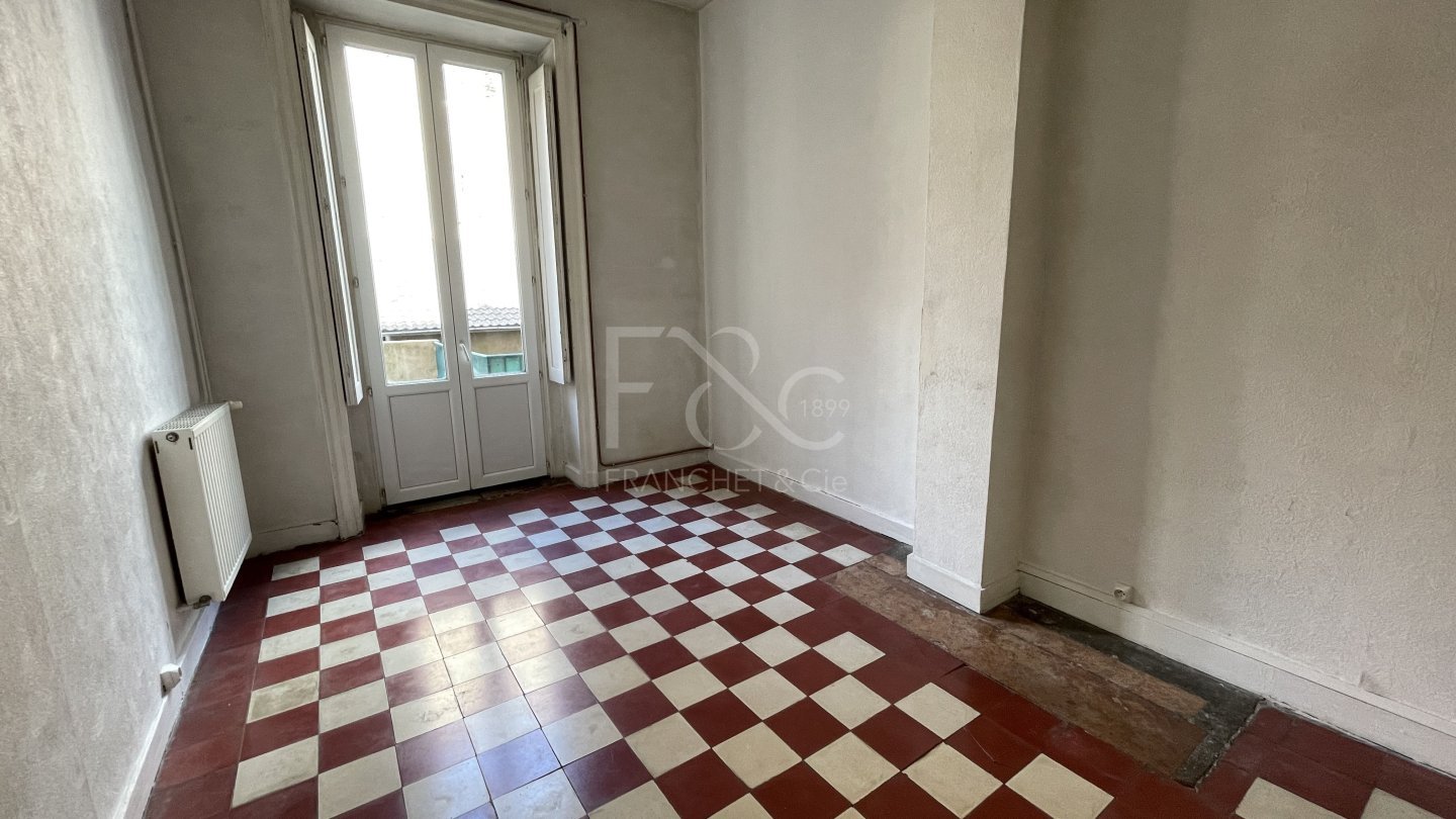 APPARTEMENT T3 A LOUER - LYON 2EME ARRONDISSEMENT - 79.17 m2 - 1�095�&euro; charges comprises par mois