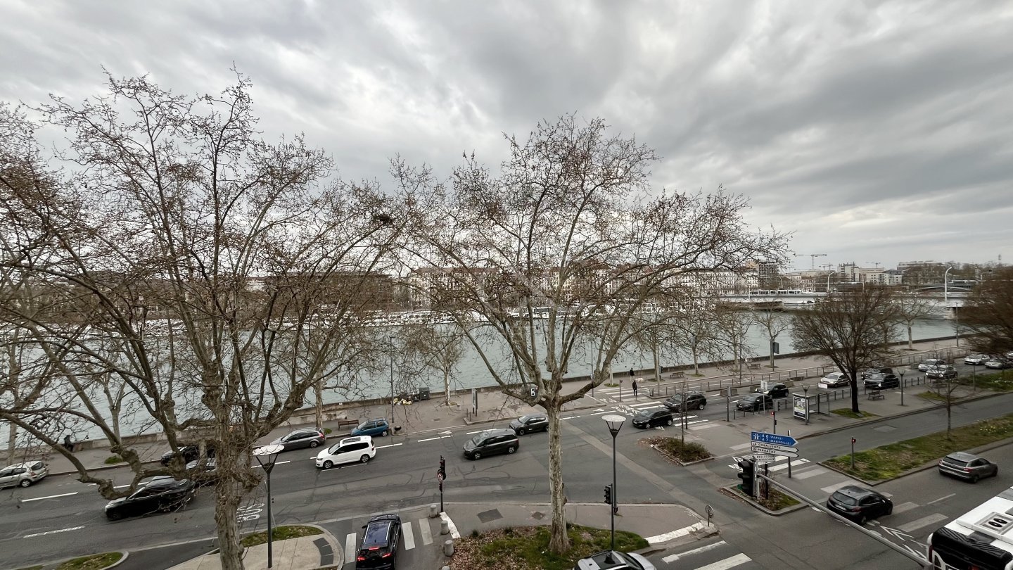 APPARTEMENT T3 A LOUER - LYON 2EME ARRONDISSEMENT - 86.5 m2 - 1�300�&euro; charges comprises par mois