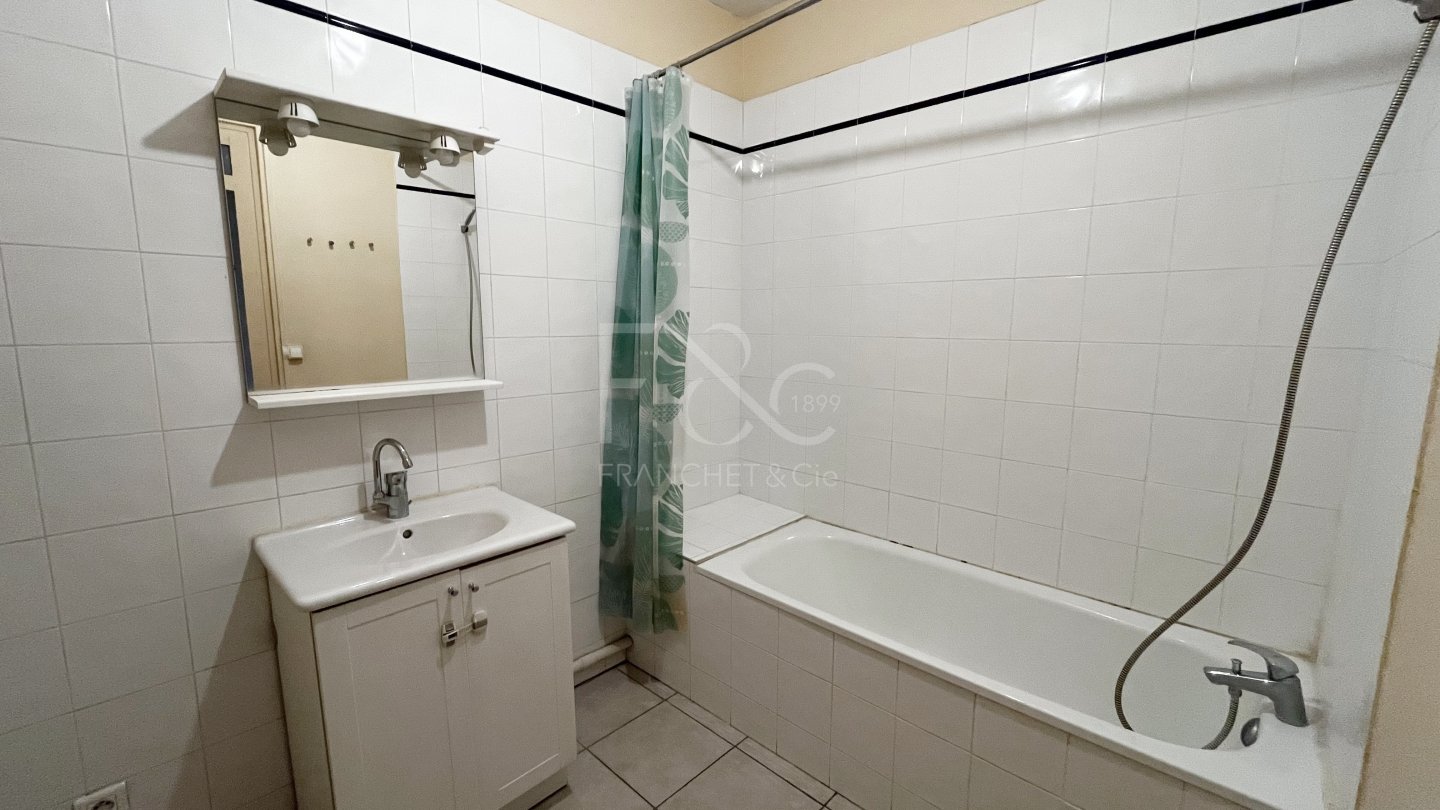 APPARTEMENT T3 A LOUER - LYON 2EME ARRONDISSEMENT - 86.5 m2 - 1�300�&euro; charges comprises par mois