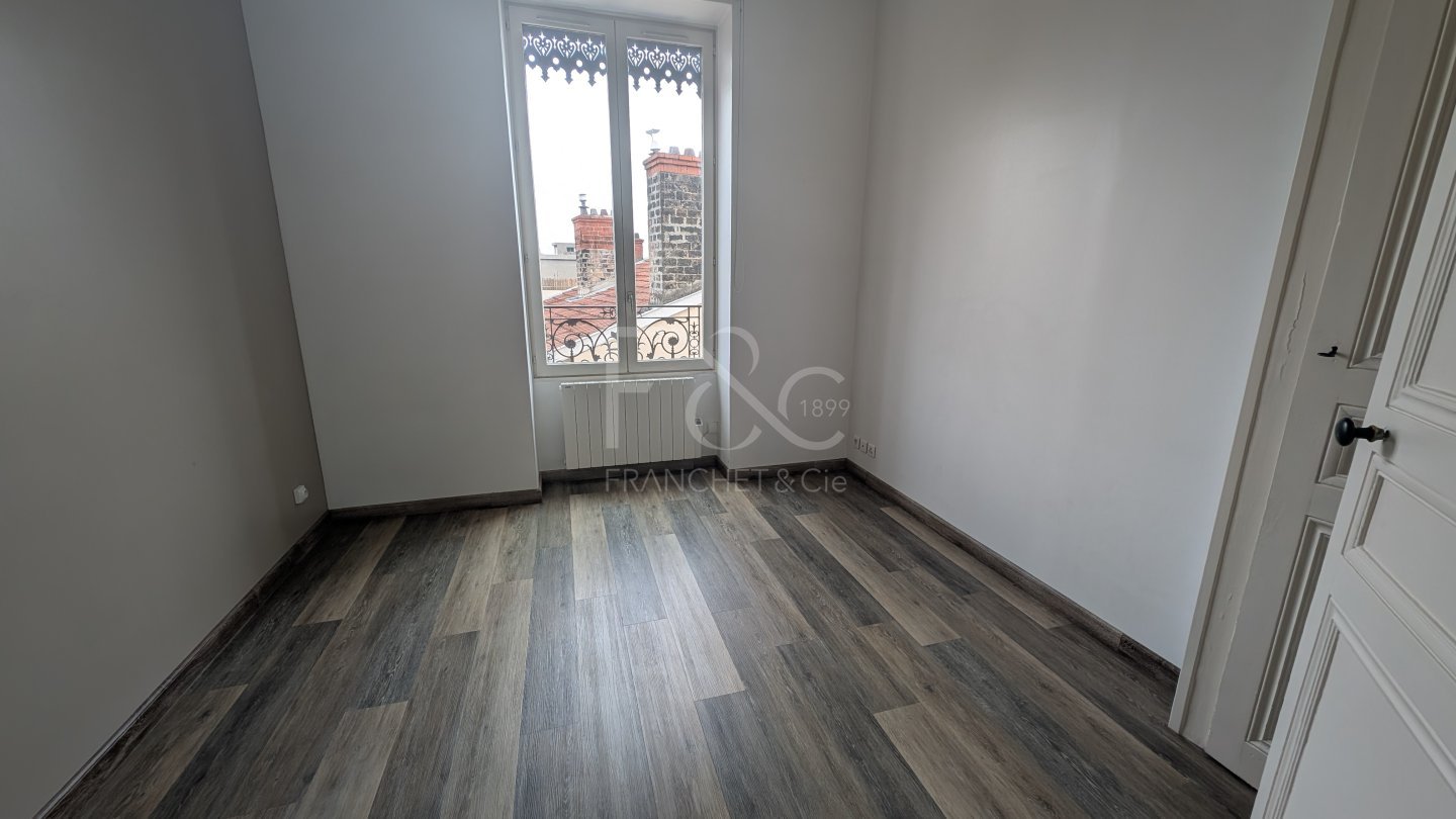 APPARTEMENT T3 A LOUER - LYON 3EME ARRONDISSEMENT - 66.61 m2 - 1 000 &euro; charges comprises par mois