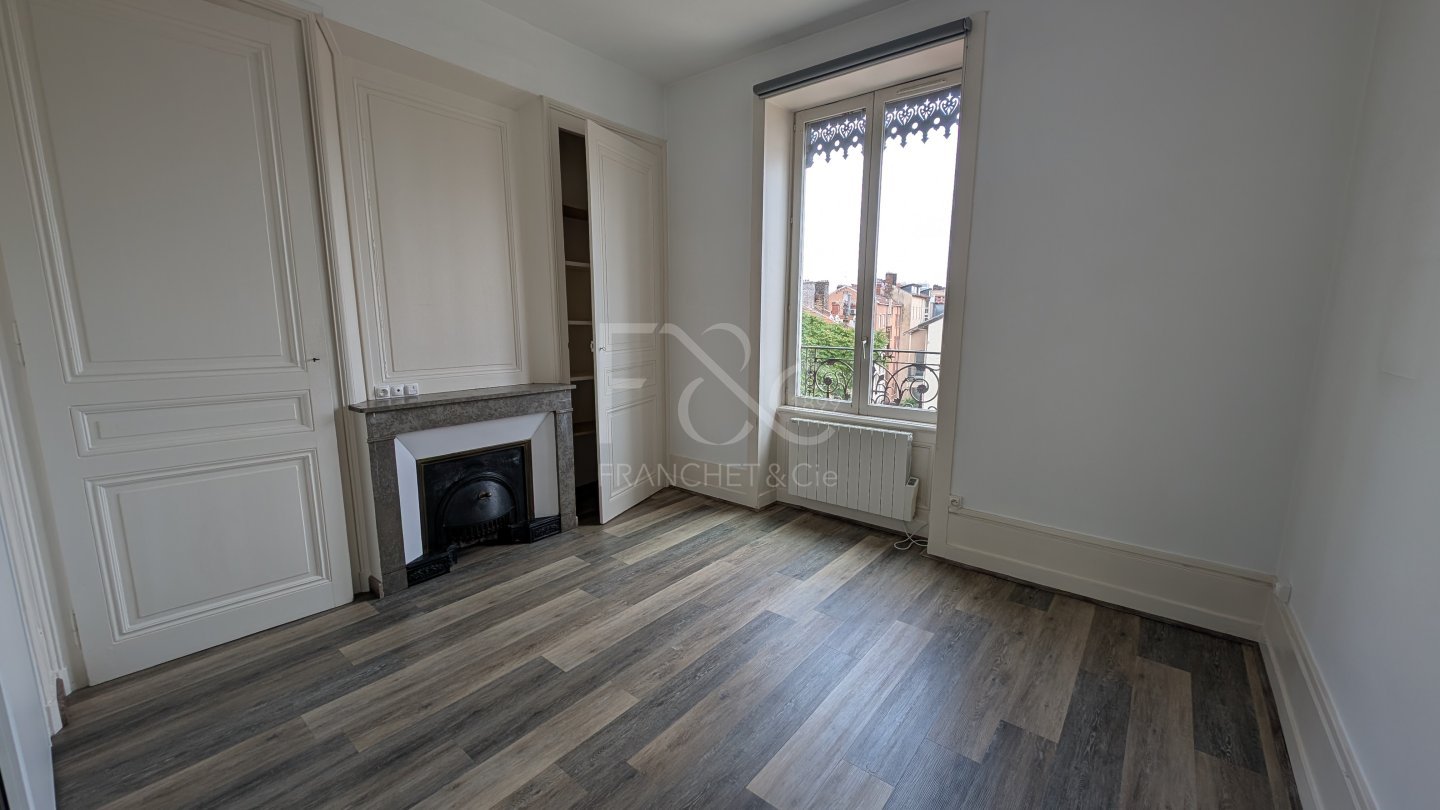 APPARTEMENT T3 A LOUER - LYON 3EME ARRONDISSEMENT - 66.61 m2 - 1 000 &euro; charges comprises par mois