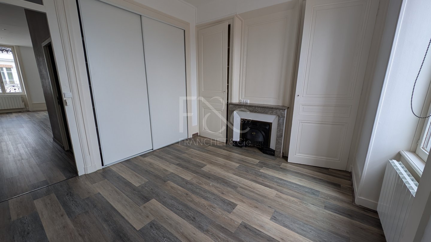 APPARTEMENT T3 A LOUER - LYON 3EME ARRONDISSEMENT - 66.61 m2 - 1 000 &euro; charges comprises par mois