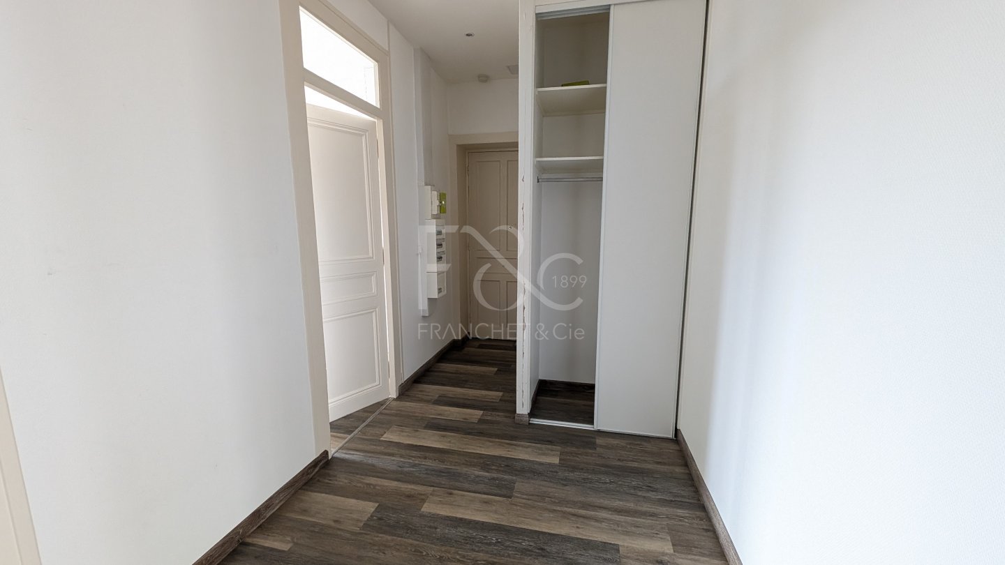 APPARTEMENT T3 A LOUER - LYON 3EME ARRONDISSEMENT - 66.61 m2 - 1 000 &euro; charges comprises par mois