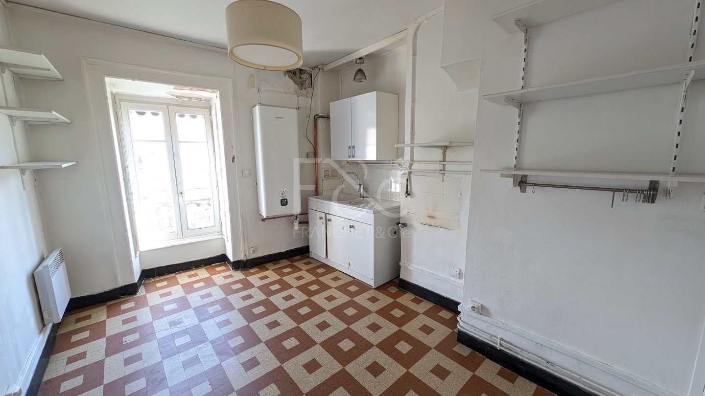 APPARTEMENT T3 A LOUER - LYON 3EME ARRONDISSEMENT - 77.38 m2 - 1 104 &euro; charges comprises par mois