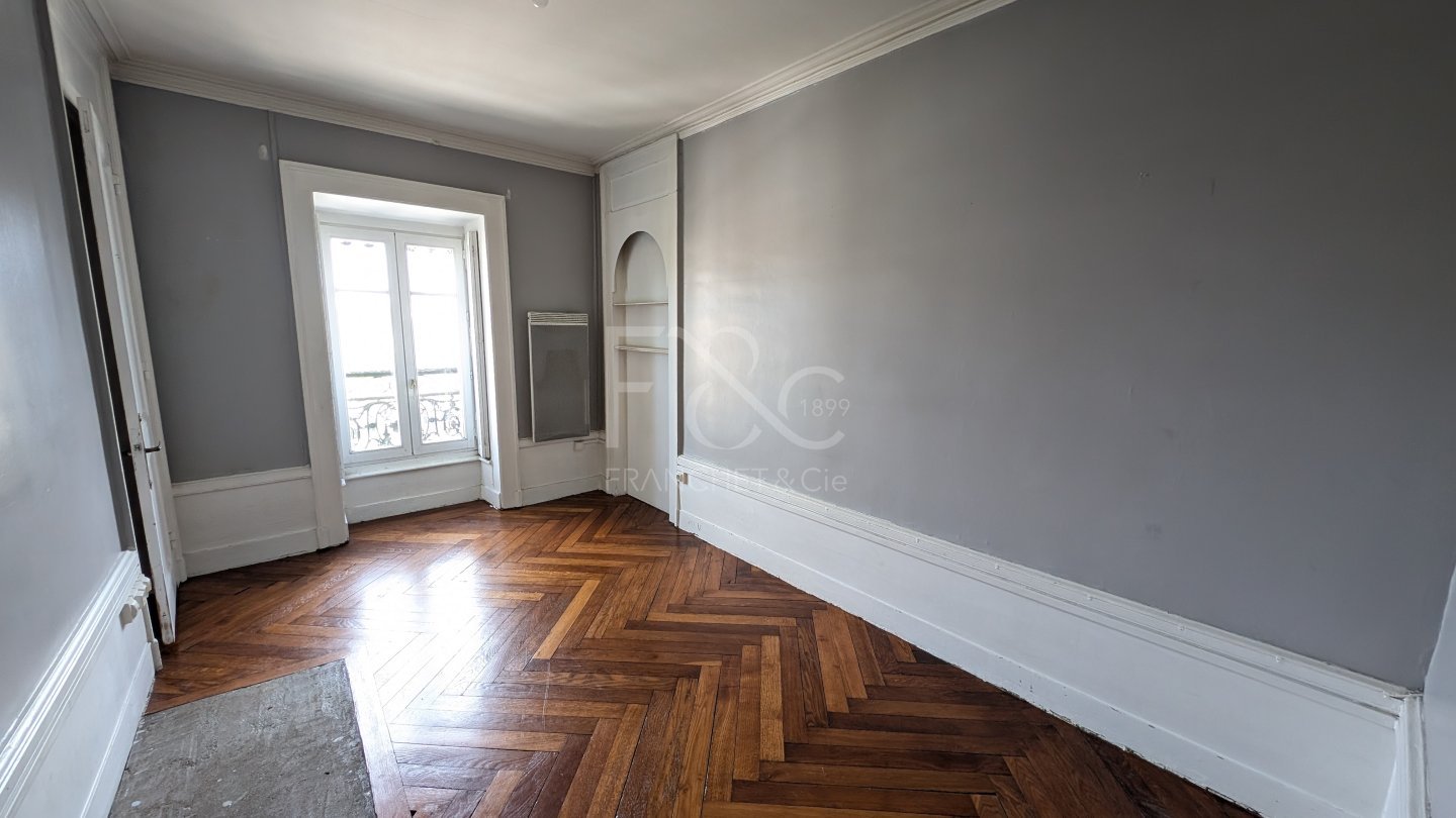 APPARTEMENT T3 A LOUER - LYON 3EME ARRONDISSEMENT - 77.38 m2 - 1 104 &euro; charges comprises par mois