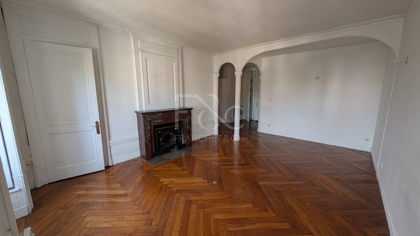 APPARTEMENT T3 A LOUER - LYON 3EME ARRONDISSEMENT - 77.38 m2 - 1 104 &euro; charges comprises par mois