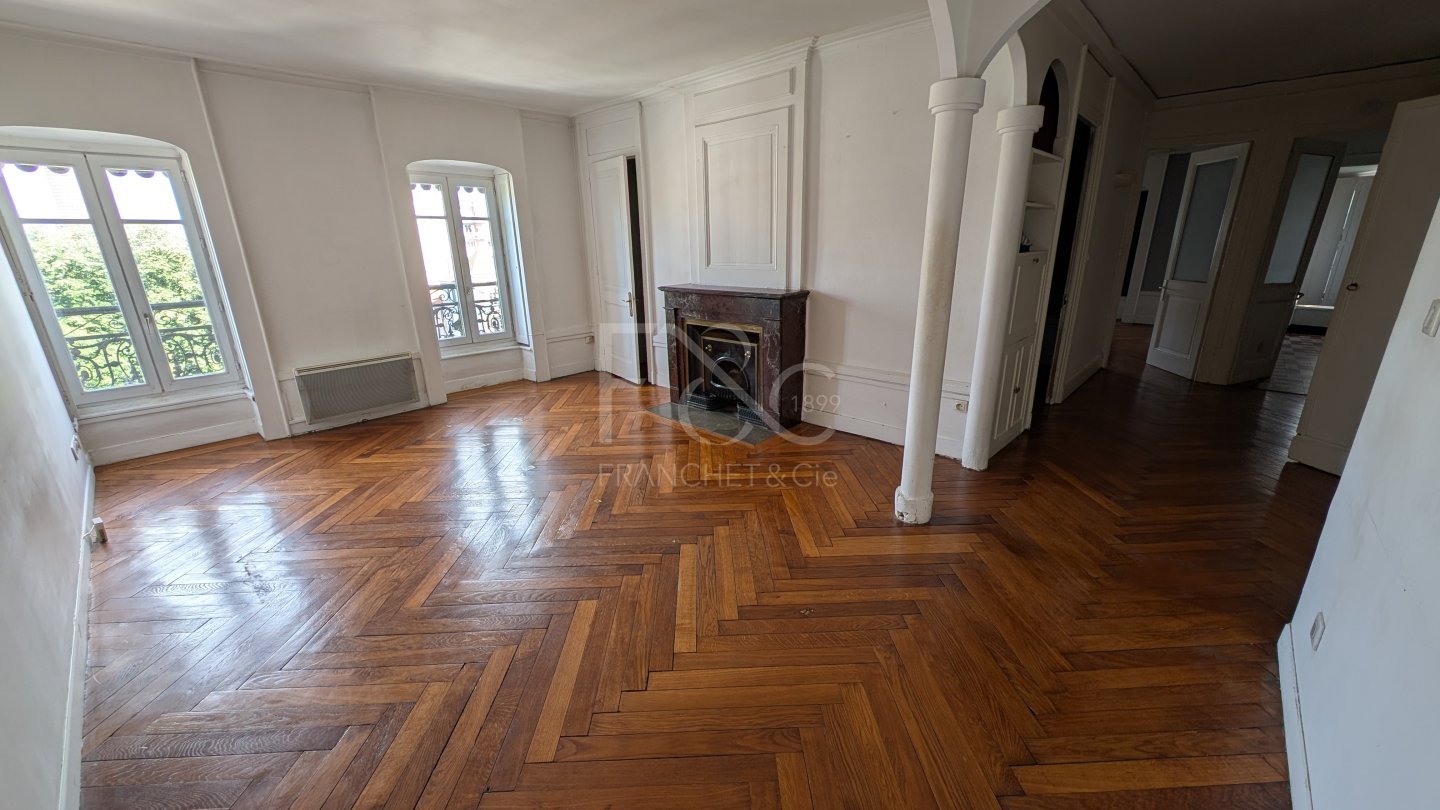 APPARTEMENT T3 A LOUER - LYON 3EME ARRONDISSEMENT - 77.38 m2 - 1 104 &euro; charges comprises par mois