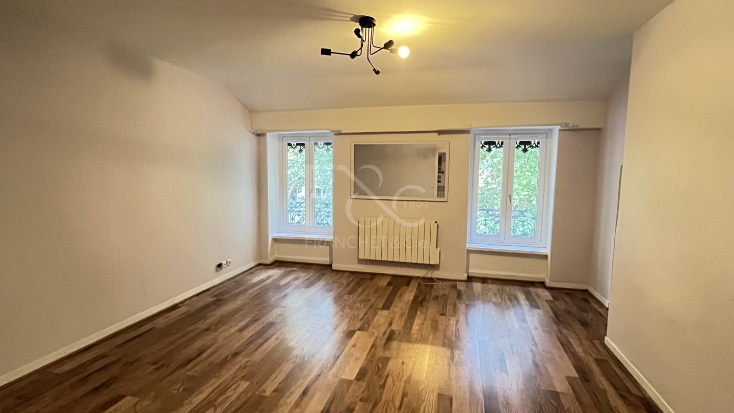 APPARTEMENT T3 A LOUER - LYON 3EME ARRONDISSEMENT - 71.95 m2 - 1 015 &euro; charges comprises par mois