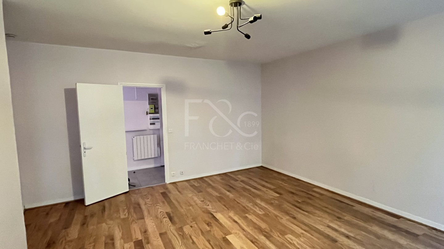 APPARTEMENT T3 A LOUER - LYON 3EME ARRONDISSEMENT - 71.95 m2 - 1 015 &euro; charges comprises par mois