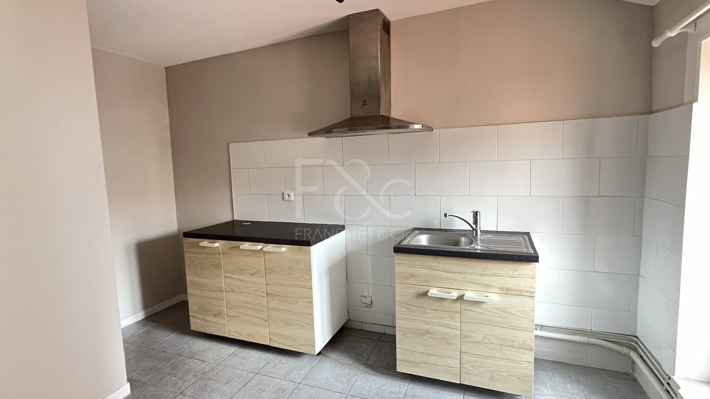 APPARTEMENT T3 A LOUER - LYON 3EME ARRONDISSEMENT - 71.95 m2 - 1 015 &euro; charges comprises par mois