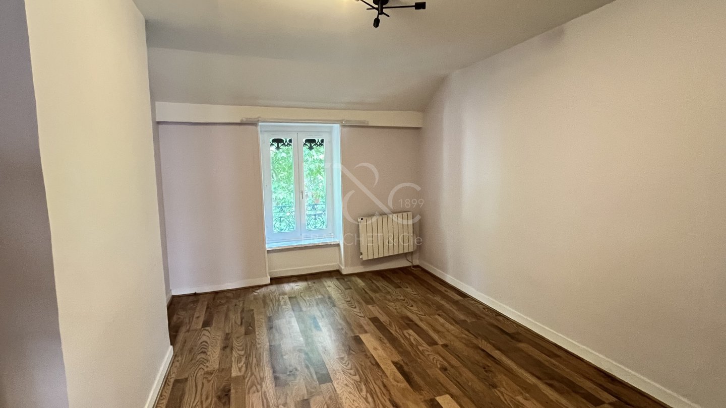 APPARTEMENT T3 A LOUER - LYON 3EME ARRONDISSEMENT - 71.95 m2 - 1 015 &euro; charges comprises par mois