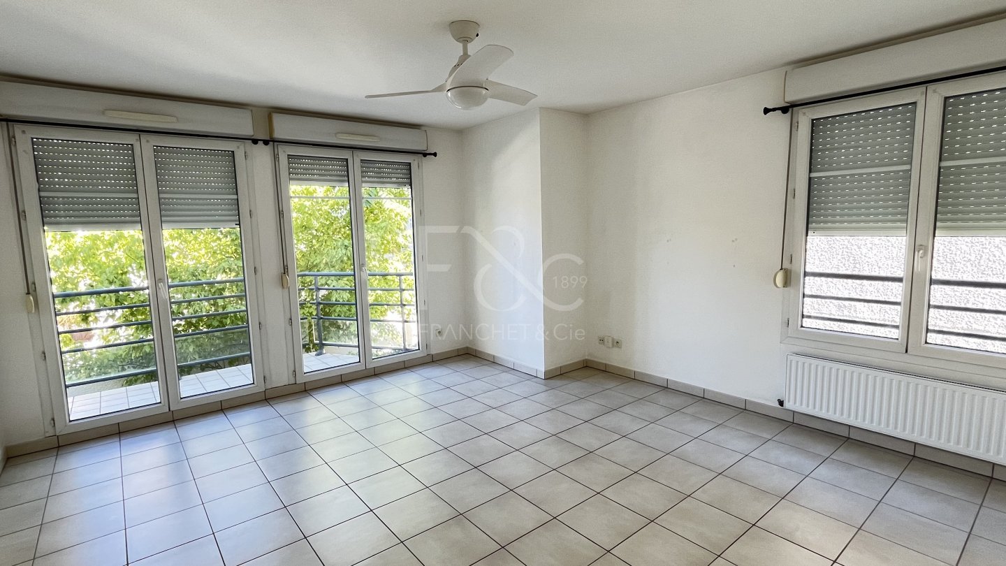 APPARTEMENT T3 A LOUER - LYON 3EME ARRONDISSEMENT - 67.17 m2 - 958 &euro; charges comprises par mois