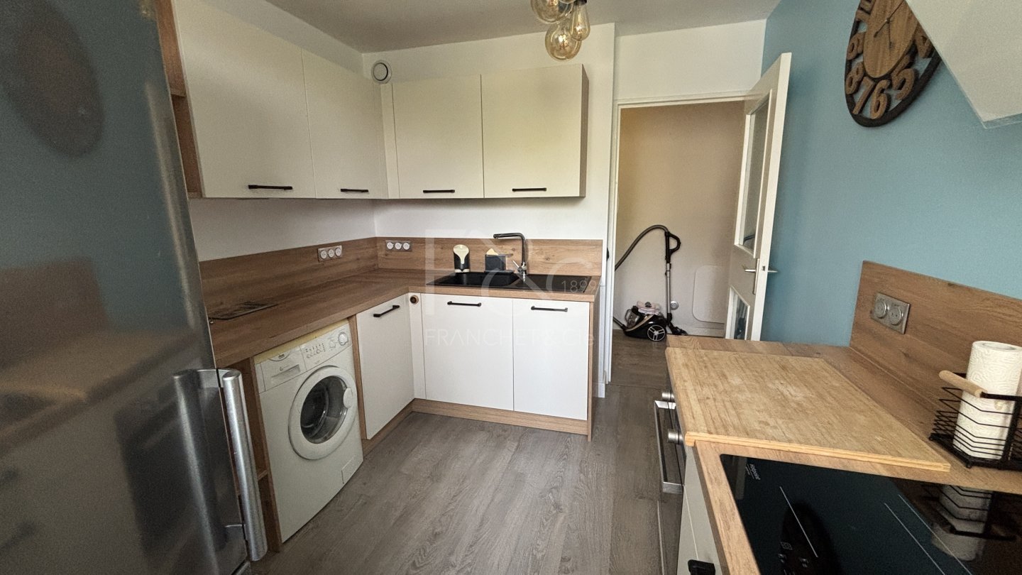 APPARTEMENT T3 A LOUER - LYON 3EME ARRONDISSEMENT - 65.27 m2 - 1 090 &euro; charges comprises par mois