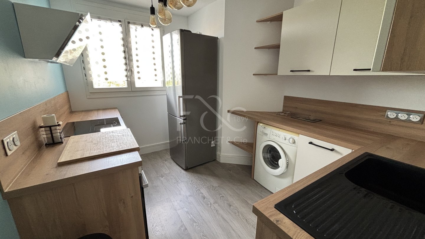 APPARTEMENT T3 A LOUER - LYON 3EME ARRONDISSEMENT - 65.27 m2 - 1 090 &euro; charges comprises par mois