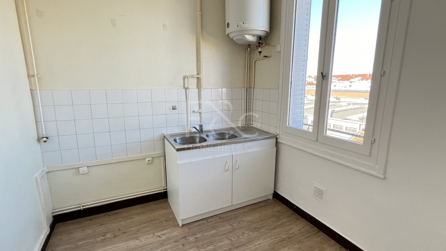 APPARTEMENT T3 A LOUER - LYON 3EME ARRONDISSEMENT - 44.5 m2 - 694 &euro; charges comprises par mois