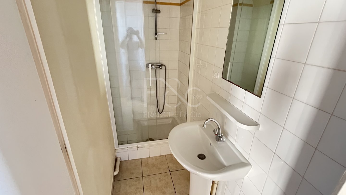 APPARTEMENT T3 A LOUER - LYON 3EME ARRONDISSEMENT - 44.5 m2 - 694 &euro; charges comprises par mois