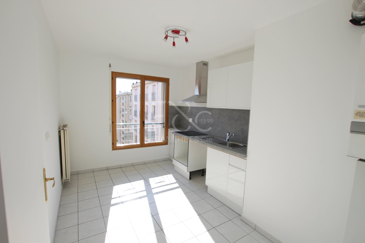 APPARTEMENT T3 A LOUER - LYON 3EME ARRONDISSEMENT - 84.7 m2 - 1 390 &euro; charges comprises par mois