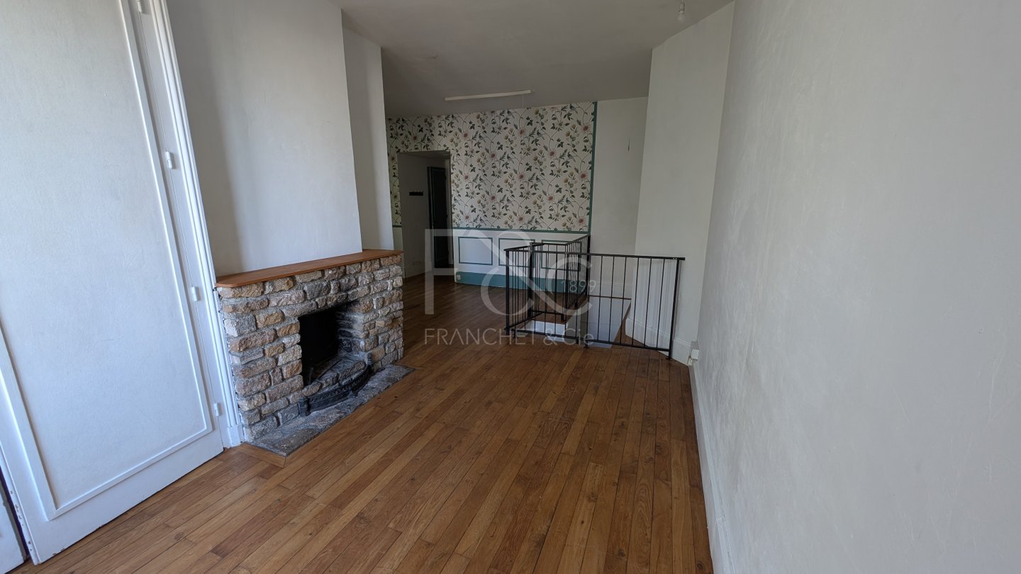 APPARTEMENT T3 A LOUER - LYON 3EME ARRONDISSEMENT - 85.18 m2 - 899 &euro; charges comprises par mois