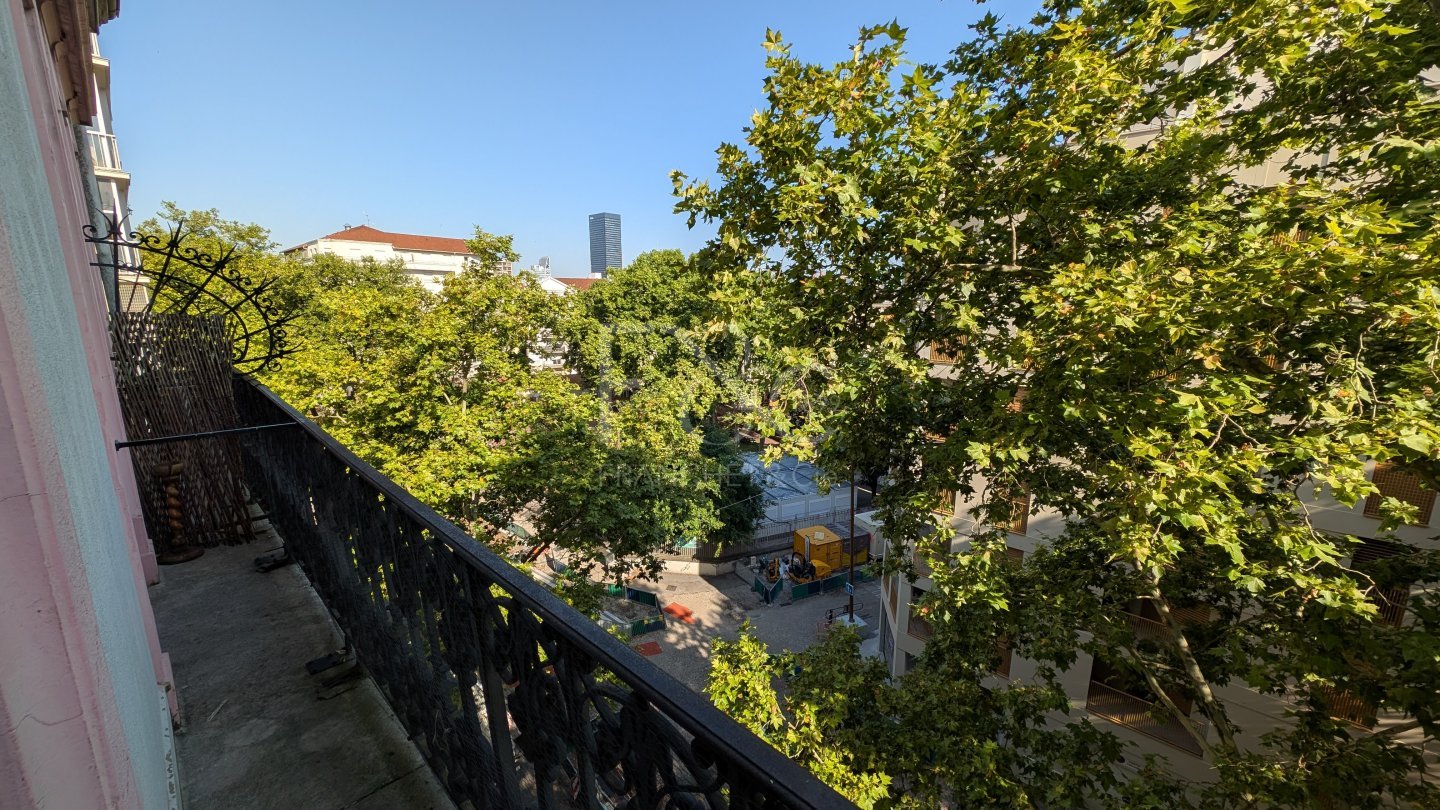 APPARTEMENT T3 A LOUER - LYON 3EME ARRONDISSEMENT - 85.18 m2 - 899 &euro; charges comprises par mois