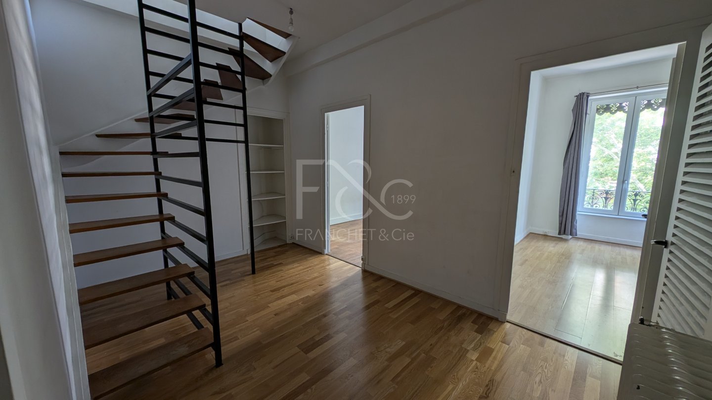 APPARTEMENT T3 A LOUER - LYON 3EME ARRONDISSEMENT - 85.18 m2 - 899 &euro; charges comprises par mois