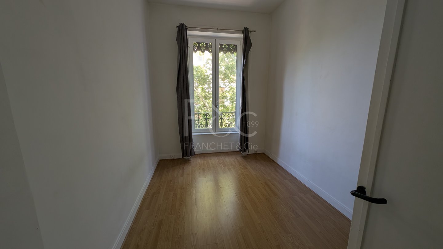 APPARTEMENT T3 A LOUER - LYON 3EME ARRONDISSEMENT - 85.18 m2 - 899 &euro; charges comprises par mois